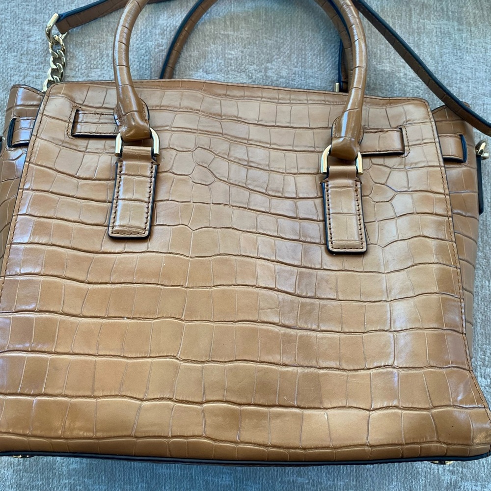 Michael Kors leather purse. Aligator. Color Brown with Gold accessories. - Picture 5 of 12